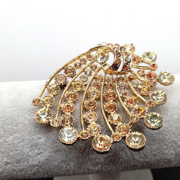 B. S. K. Mid-Century Modern Brooch, Jonquil Topaz Rhinestones, 1950s Vintage - Picture 10 of 10